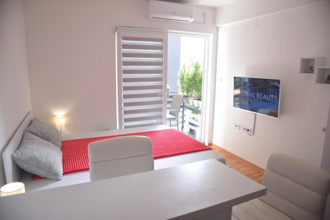Dekart 2 Apartment Ниш Экстерьер фото